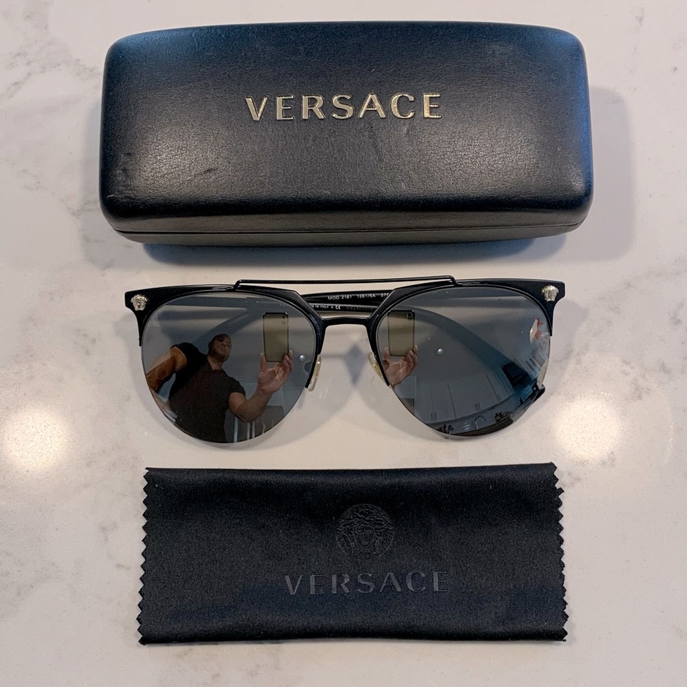 VERSACE VINTAGE SUNGLASSES (Model VE181) w/Black Matte Frames/mirror gray lenses